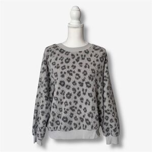 Old Navy Womens Sherpa Leopard Print Crewneck Sweatshirt Pullover Gray Sz Large